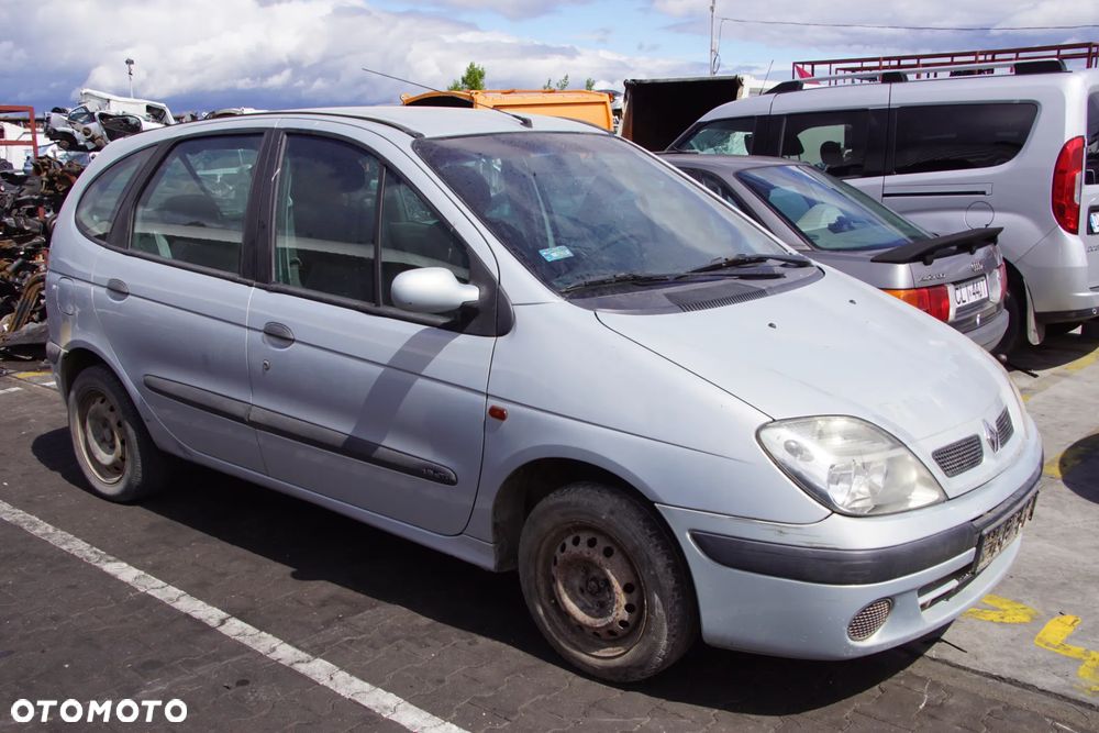 Auto na części - Renault Scenic I Lift 1.9 DTI 102 KM F9Q744 JB3983 MV632 2001R Silnik Skrzynia Drzwi Maska Błotnik Klapa Zderzak Lampa Lusterko Klamka Szyba Deska Kokpit Sterownik Moduł Czujnik Licznik Panel Kierownica - 9