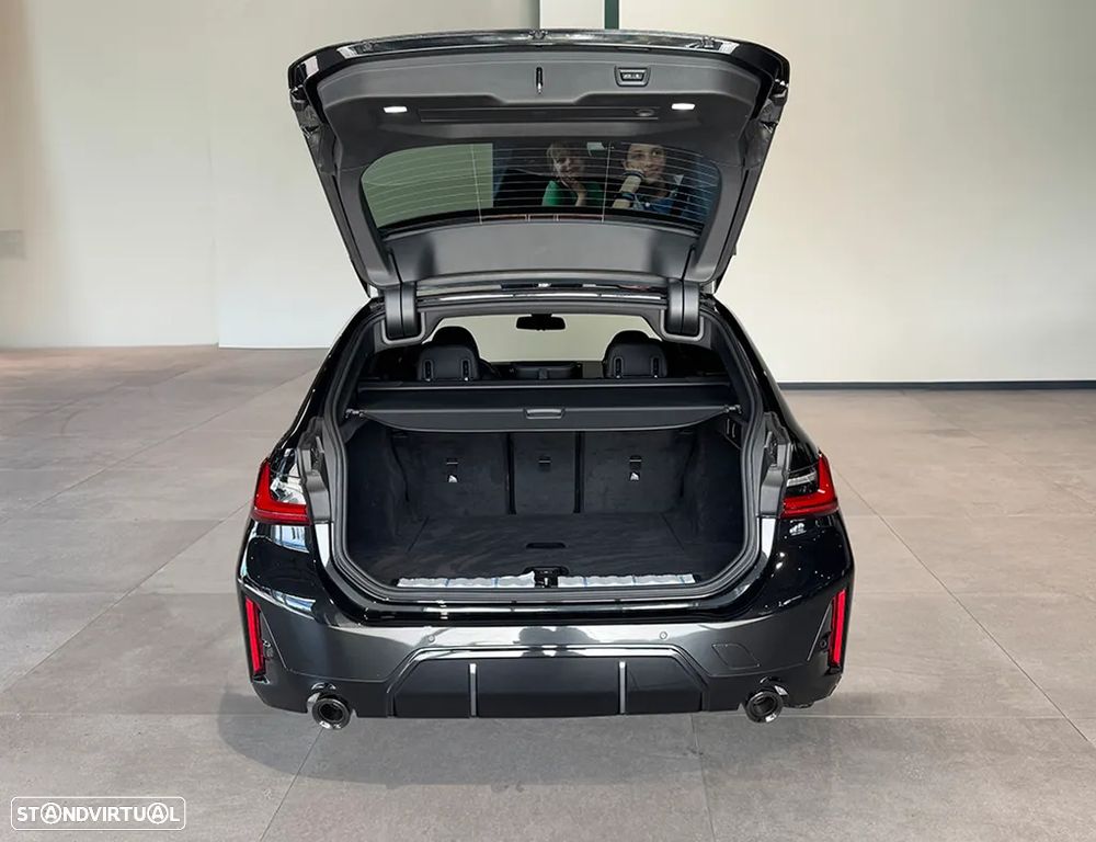 BMW 320 d Touring Pack Desportivo M Auto - 17