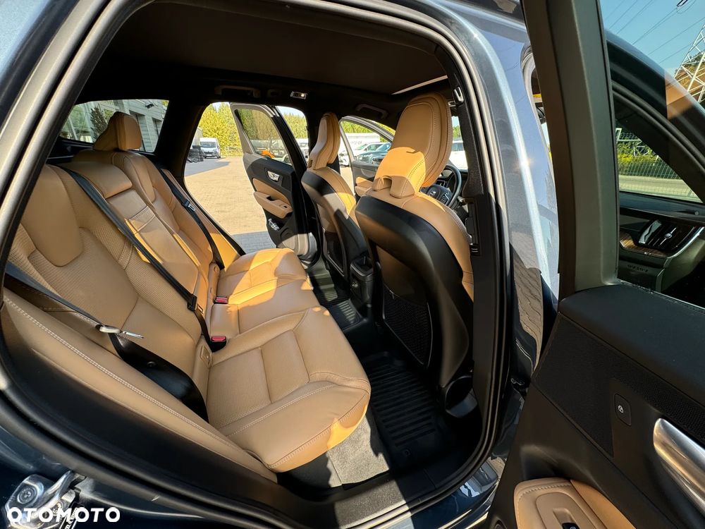 Volvo XC 60 T8 Plug-In Hybrid AWD Inscription - 14