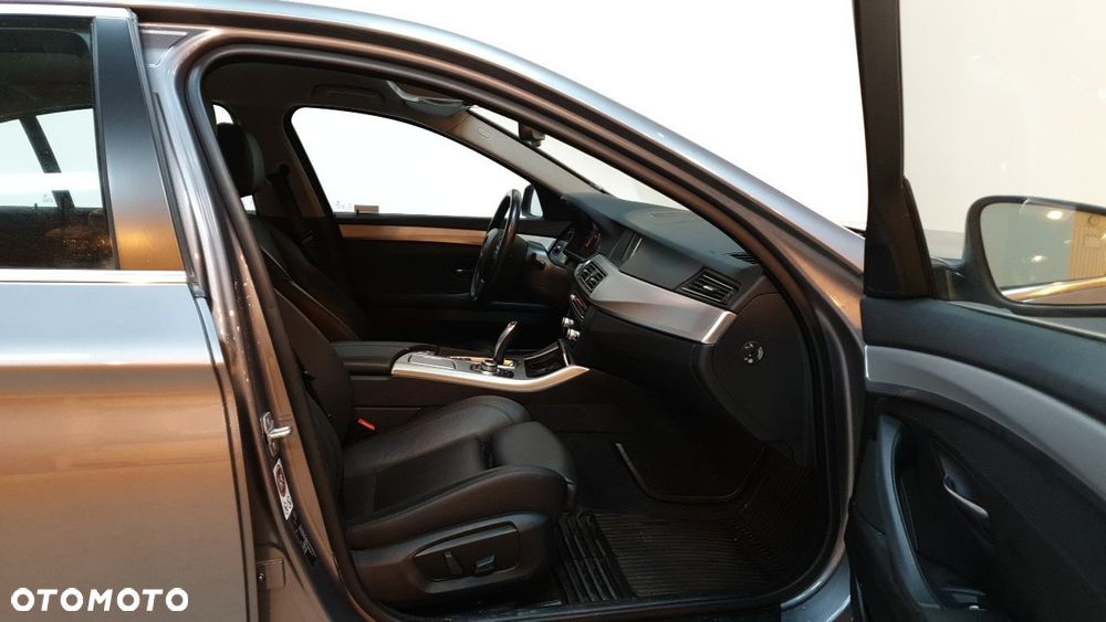 BMW Seria 5 520d xDrive - 6