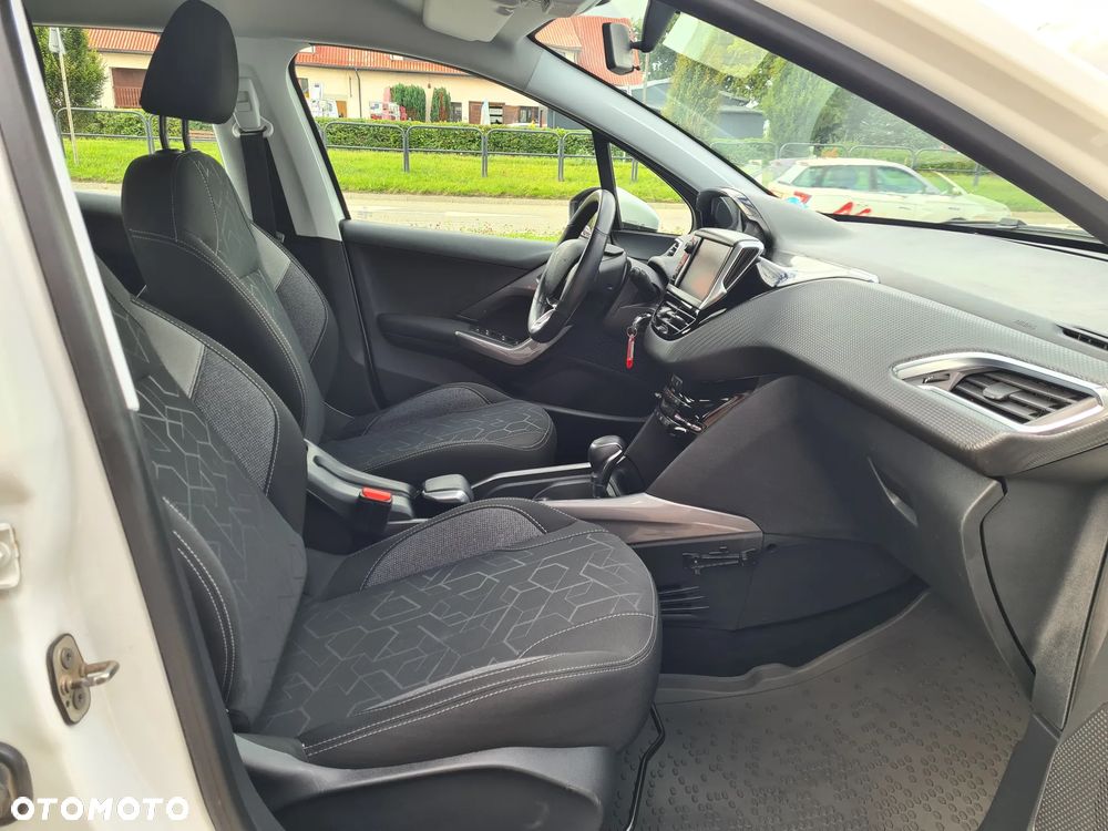 Peugeot 2008 1.2 Pure Tech Style S&S EAT6 - 20
