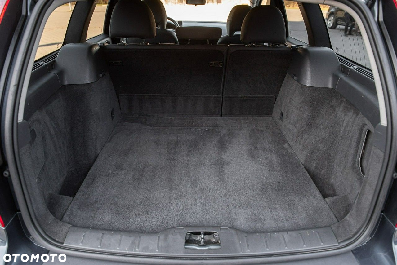 Volvo V50 - 23