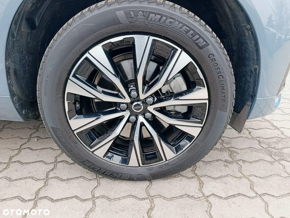 Volvo XC 60 B4 B Plus Dark - 8