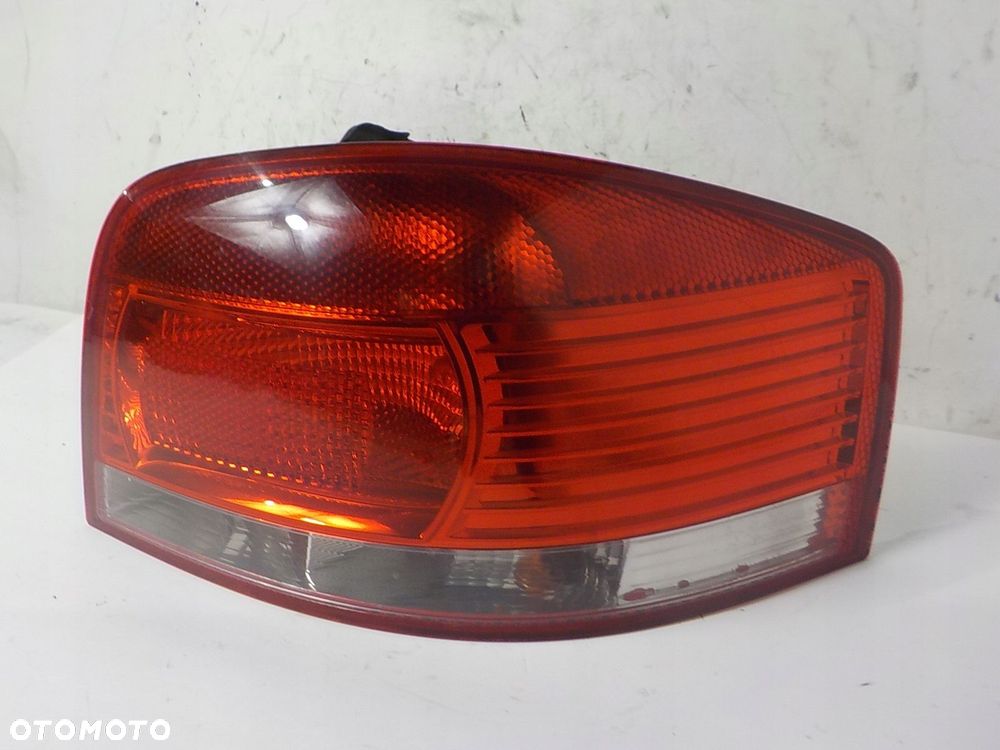 AUDI A3 II 8P LAMPA PRAWA TYŁ TYLNA 3D UK 8P0945096A - 2