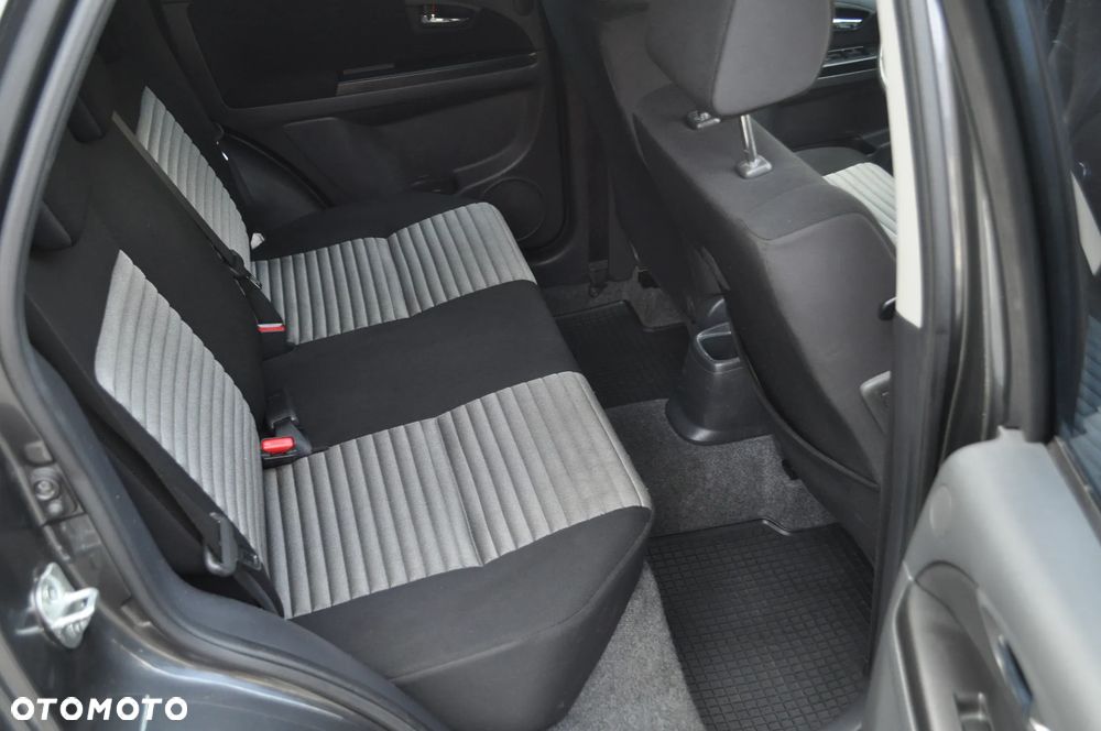 Suzuki SX4 1.6 Comfort Plus - 21