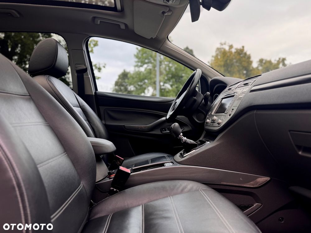 Ford Kuga 2.0 TDCi 4x4 Titanium - 17