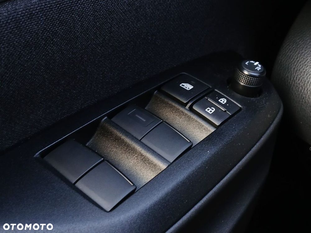 Toyota Yaris Hybrid 1.5 Style - 31