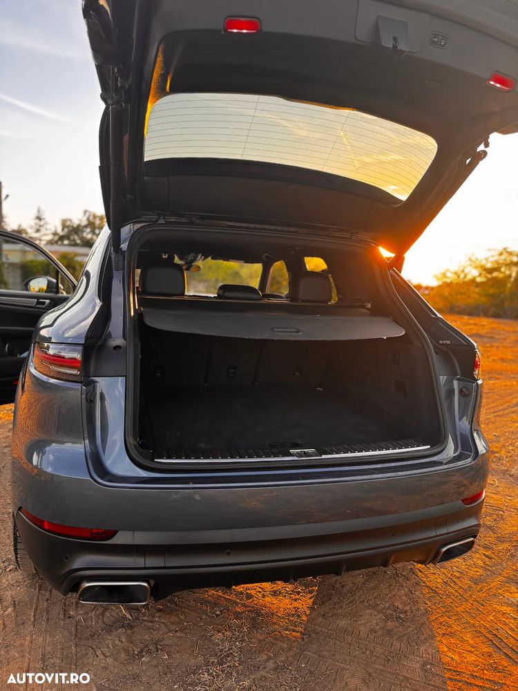 Porsche Cayenne - 5