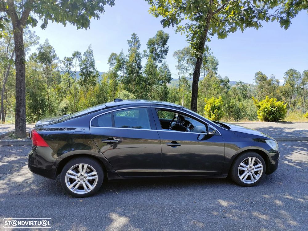 Volvo S60 2.0 D3 Kinetic - 1