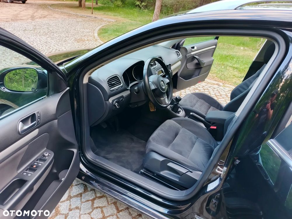 Volkswagen Golf 2.0 TDI DPF Highline - 13