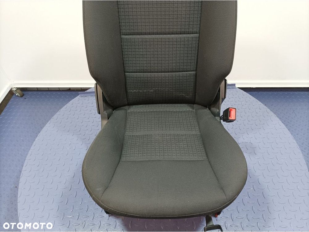 MERCEDES B W245 FOTEL PASAŻERA PRZÓD PRAWY EU - 2