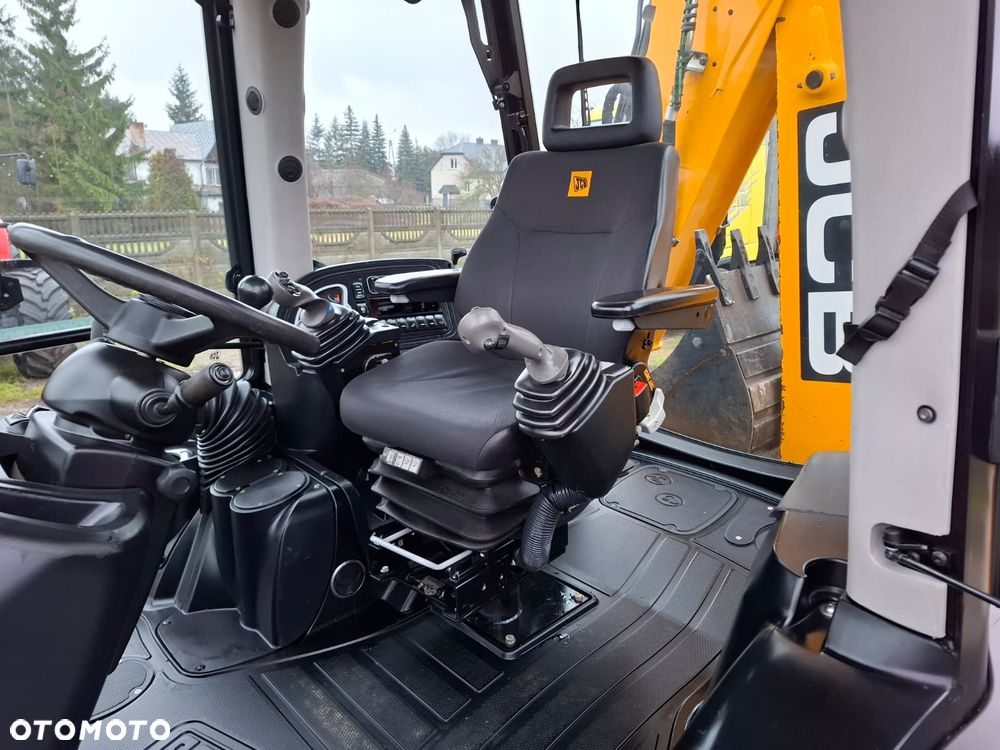 JCB 4CX - 36