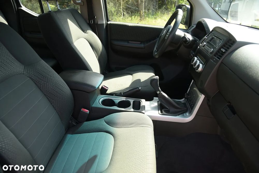 Nissan Navara 2.5 D Platinum Long - 18