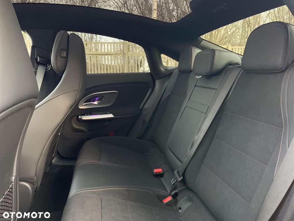 Mercedes-Benz CLA - 24