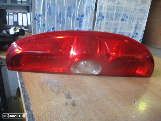 Farol Tras 02037099900010 FIAT DOBLO CARGO 2014 1.3 JTD 90CV 5P BRANCO Drt Mako - 1