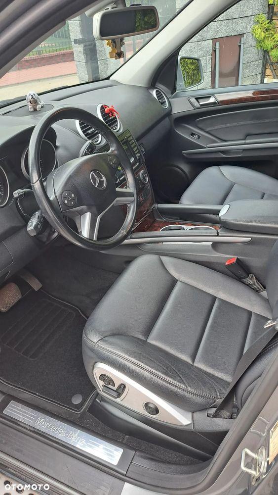 Mercedes-Benz ML 350 4-Matic - 24