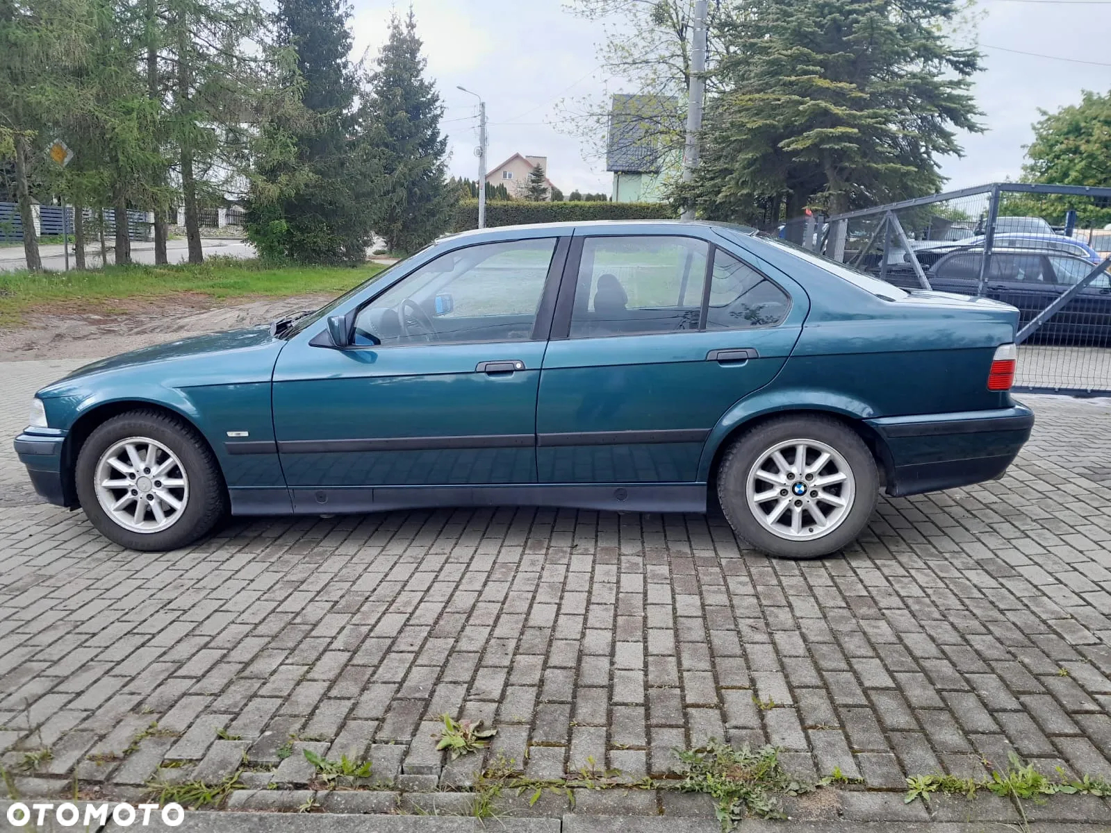 BMW Seria 3 316i - 4