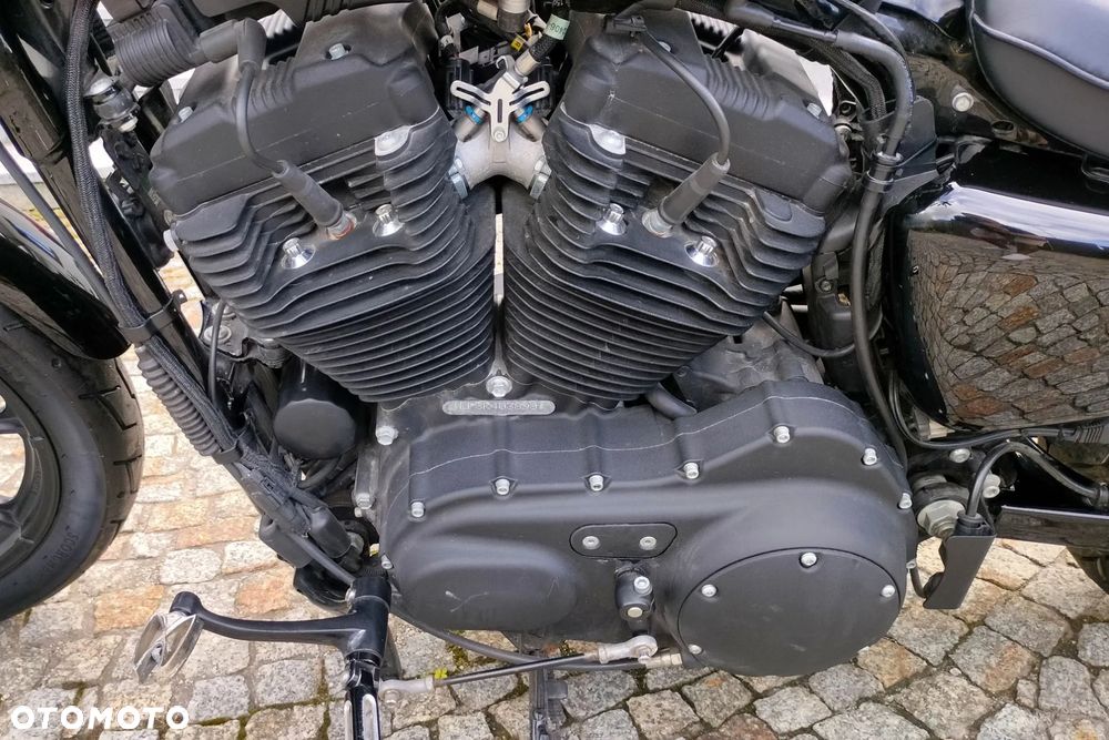 Harley-Davidson Sportster Iron 1200 - 14