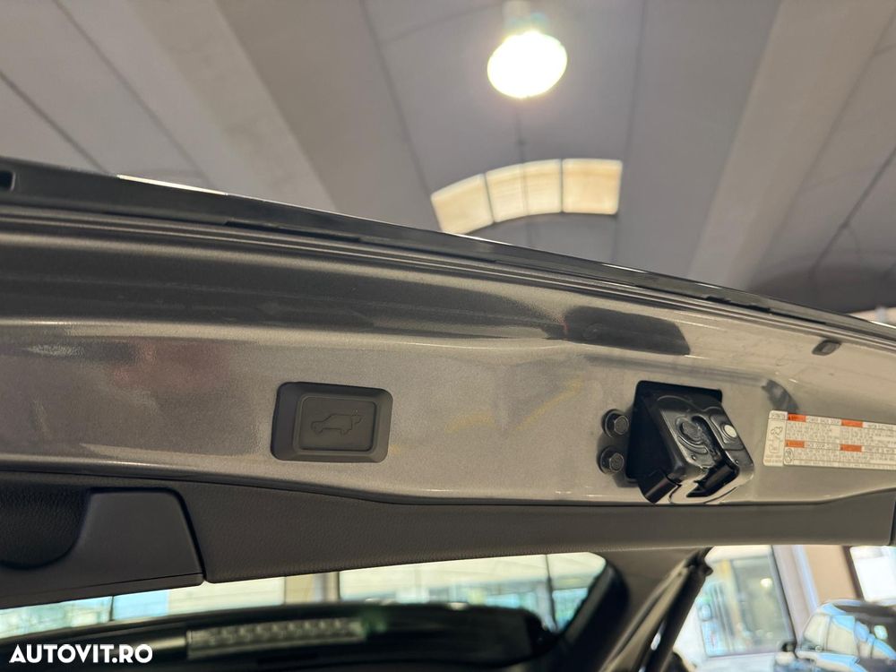 Toyota RAV4 2.5 PHEV VVT-iE 4x4 Style Bi-Tone - 25