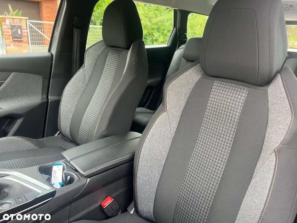 Peugeot 5008 1.5 BlueHDI Allure S&S - 17