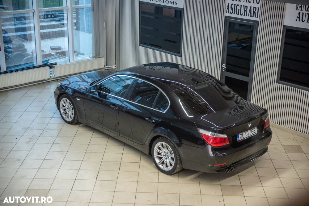 BMW Seria 5 520iA - 8