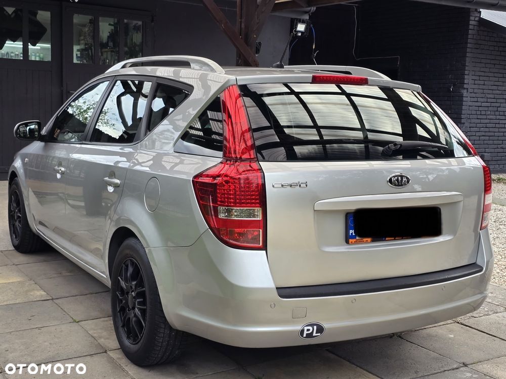 Kia Ceed 2011 photo 3