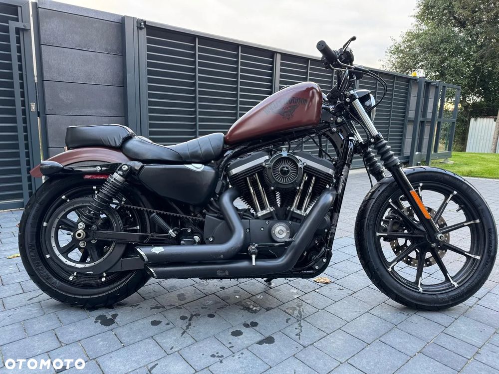 Harley-Davidson Sportster Iron 883 - 2