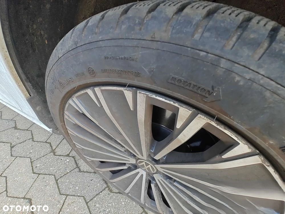 Volkswagen Passat 2.0 TDI SCR DSG 4Motion Elegance - 15