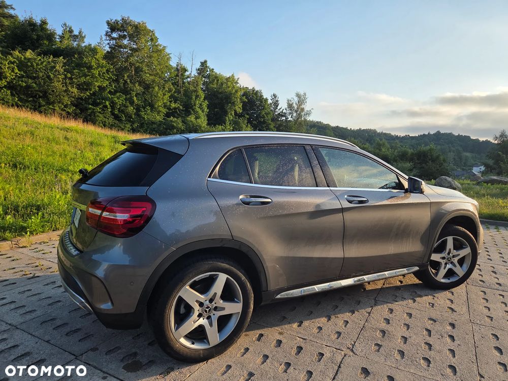 Mercedes-Benz GLA 200 7G-DCT AMG Line - 3