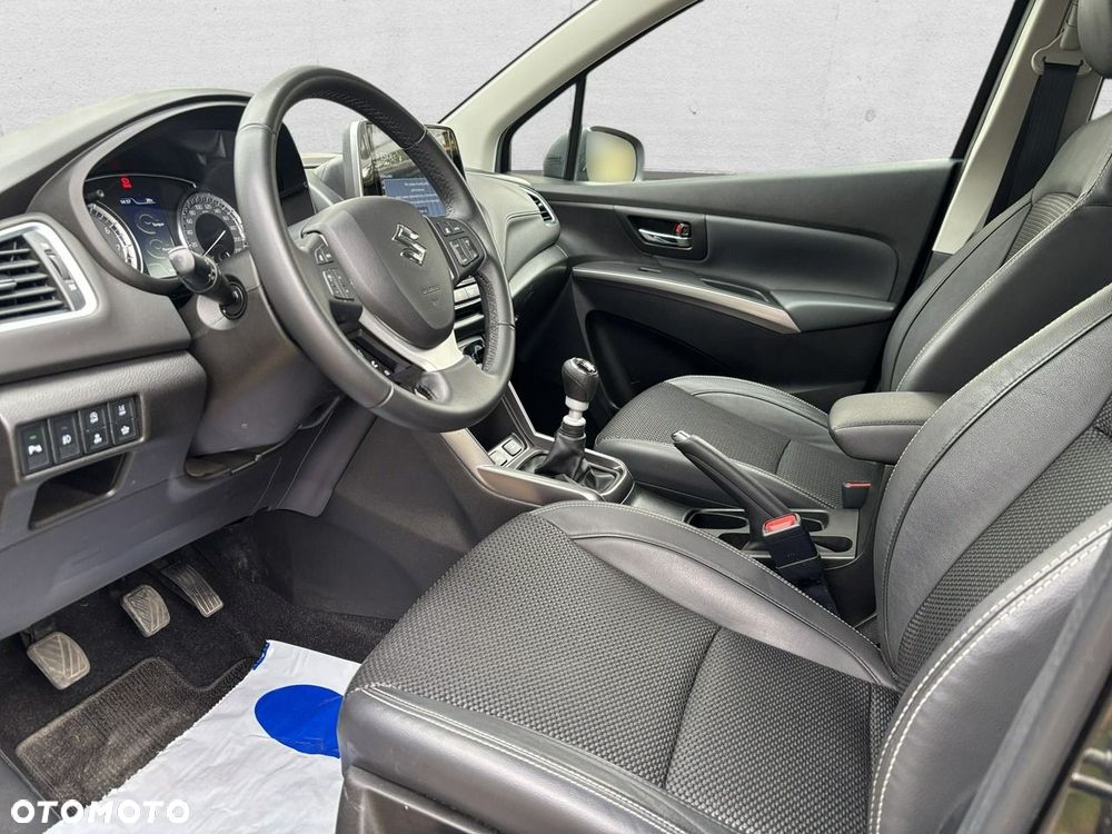 Suzuki S-Cross 2023