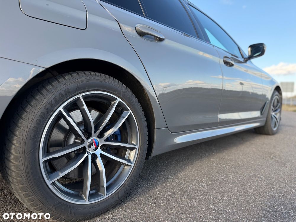 BMW Seria 5 520d xDrive - 21