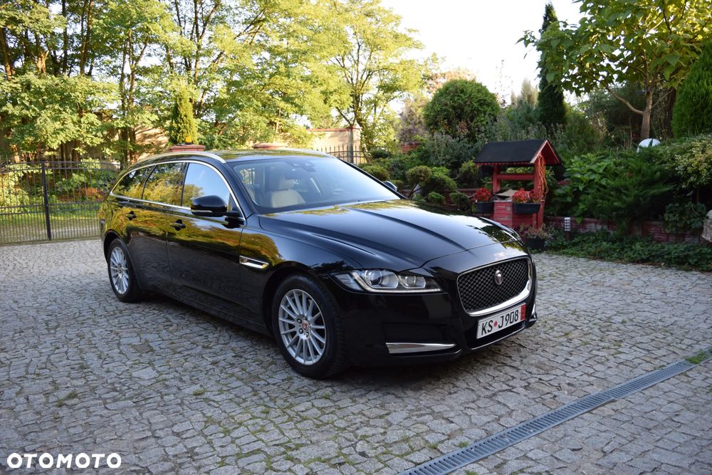 Jaguar XF 2.0 i4D AWD Prestige - 9
