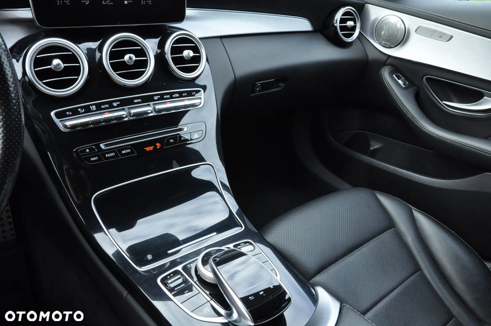 Mercedes-Benz Klasa C 200 4-Matic 9G-TRONIC - 19