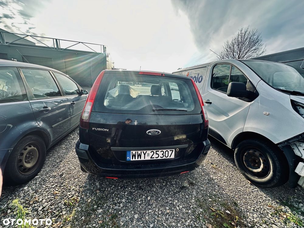 Ford Fusion - 4