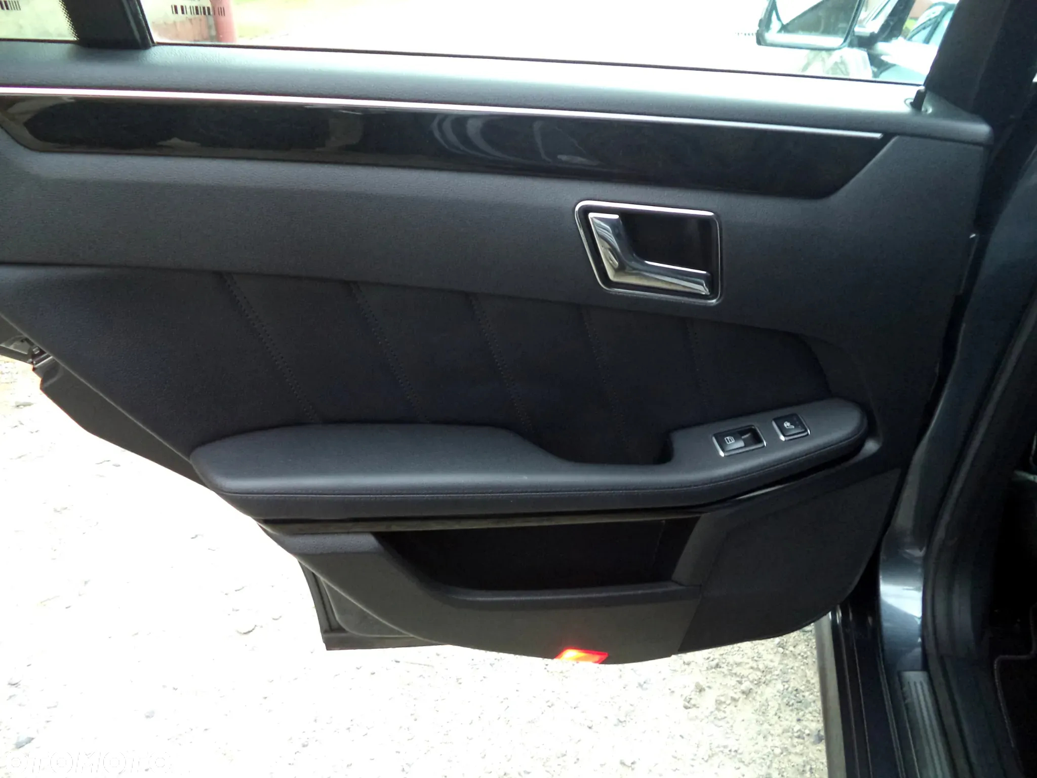 Mercedes-Benz Klasa E 350 T CDI DPF 4Matic BlueEFFICIENCY 7G-TRONIC Avantgarde - 25