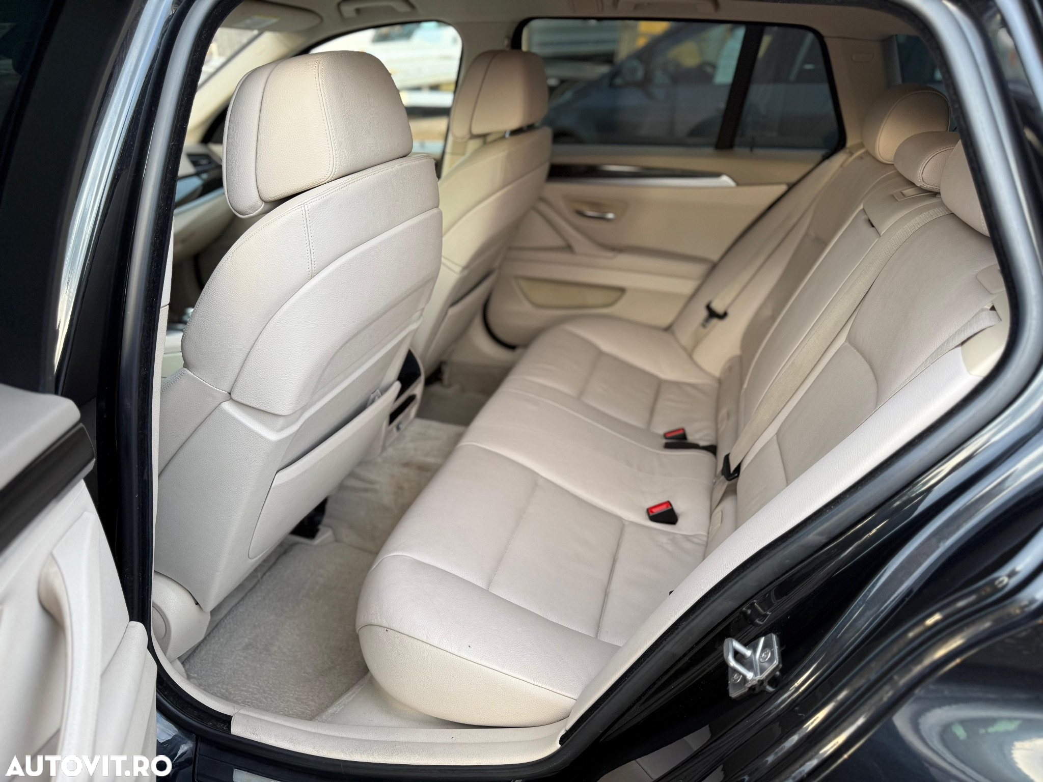 BMW Seria 5 525d Touring Sport-Aut. - 8