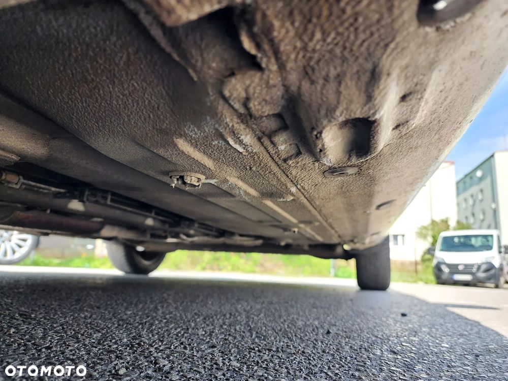 Renault Clio 1.2 16V 75 Expression - 12