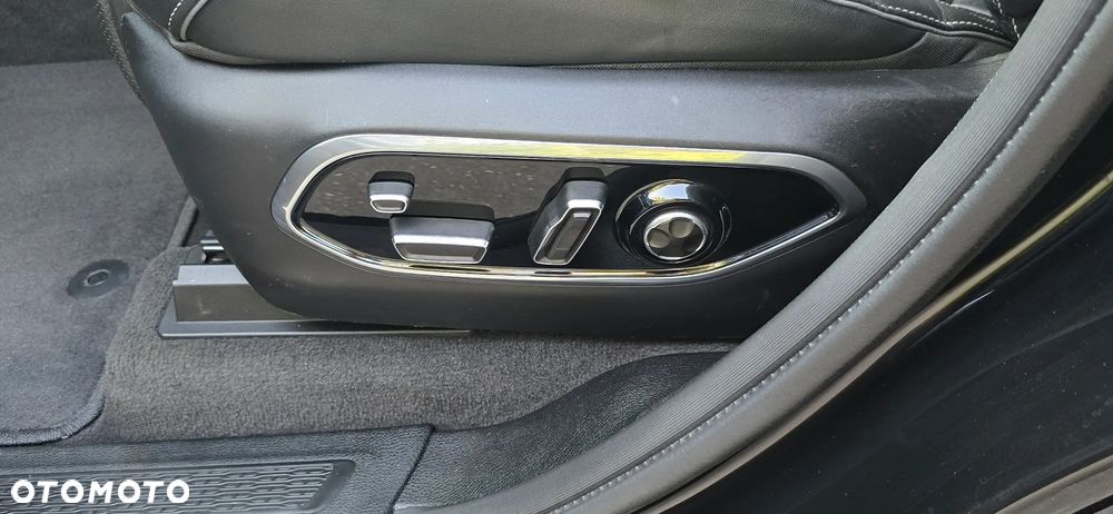 Jeep Grand Cherokee 3.6 V6 Overland - 29