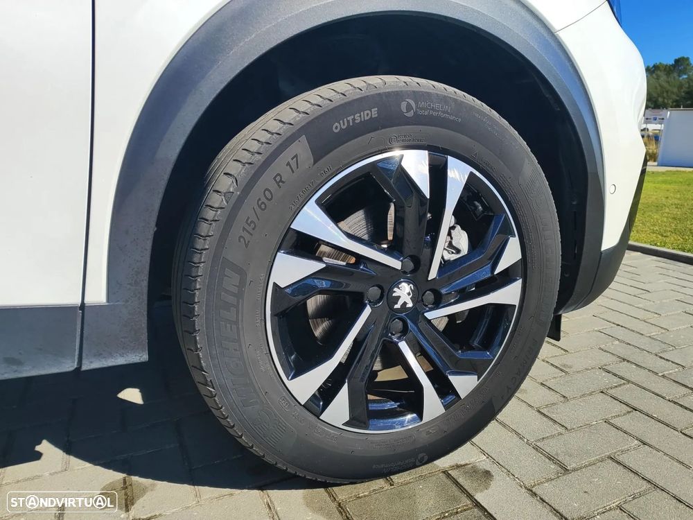 Peugeot e-2008 50 kWh GT - 10