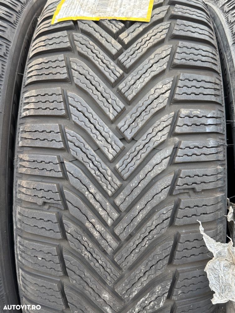 Vând 4 anvelope 205/55/19 Michelin de iarnă ca noi - 4