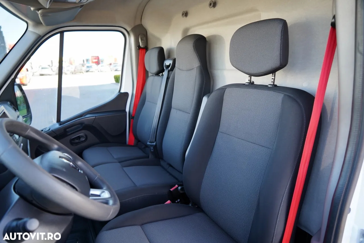 Renault MASTER / BLASZAK / PANEL / MANUAL / CARCASĂ DE REMORCARE / 2022 - 27