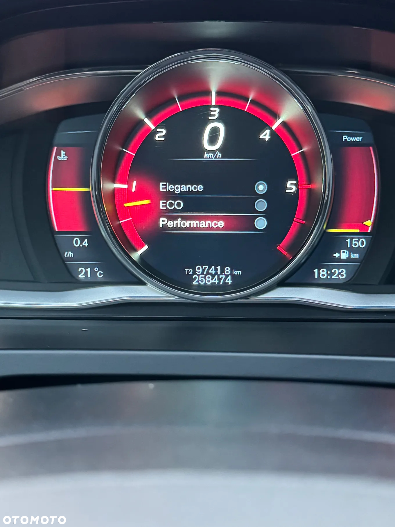 Volvo V60 D3 R-Design - 14