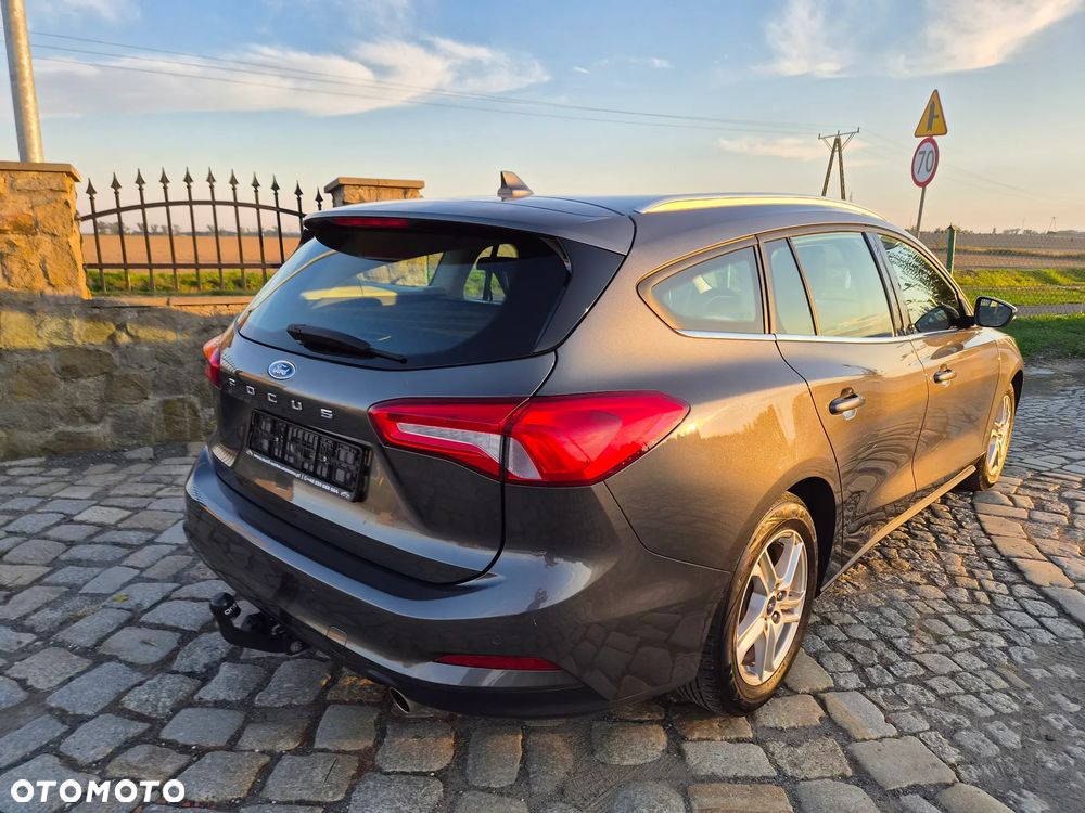 Ford Focus 1.0 EcoBoost Titanium - 27