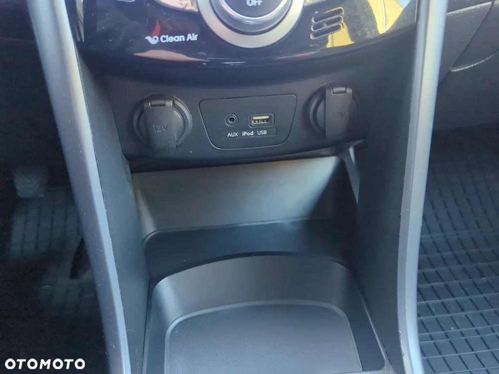 Hyundai i30 1.6 D Premiere Style - 27