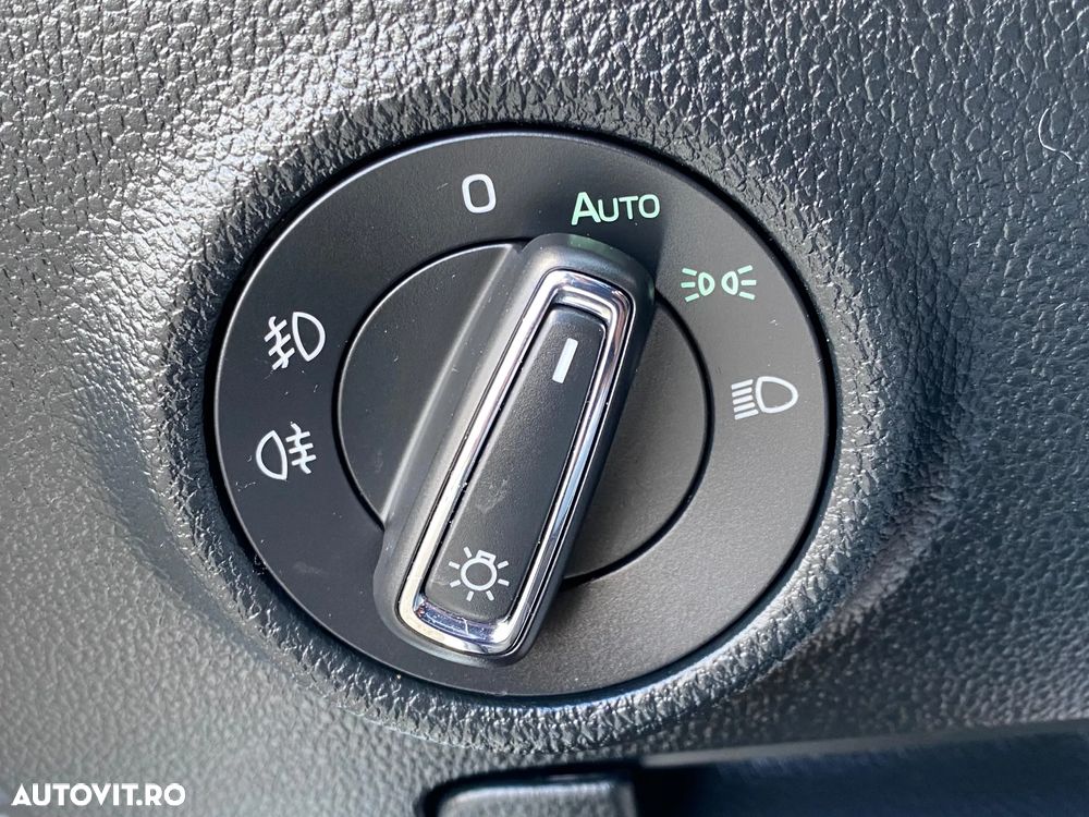 Skoda Superb 2.0 TDI DSG SportLine - 32