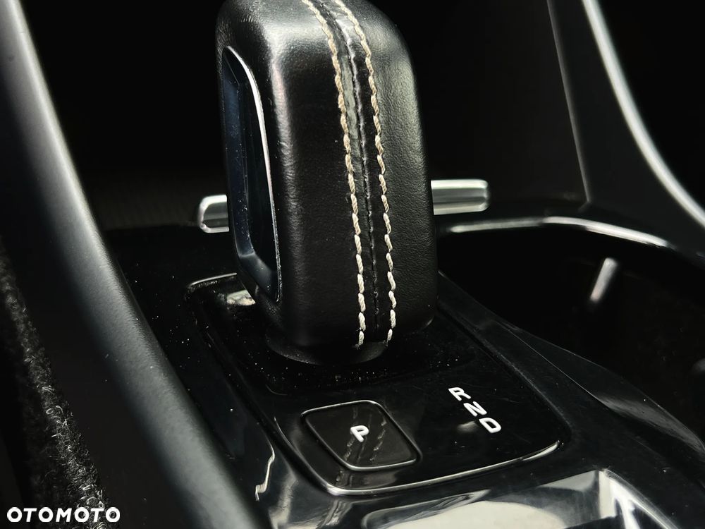 Volvo XC 40 T4 AWD Geartronic R-Design - 30