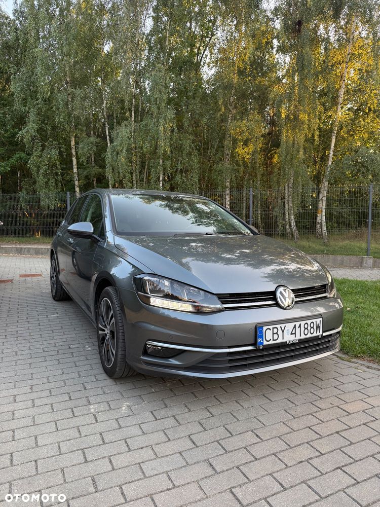 Volkswagen Golf - 1