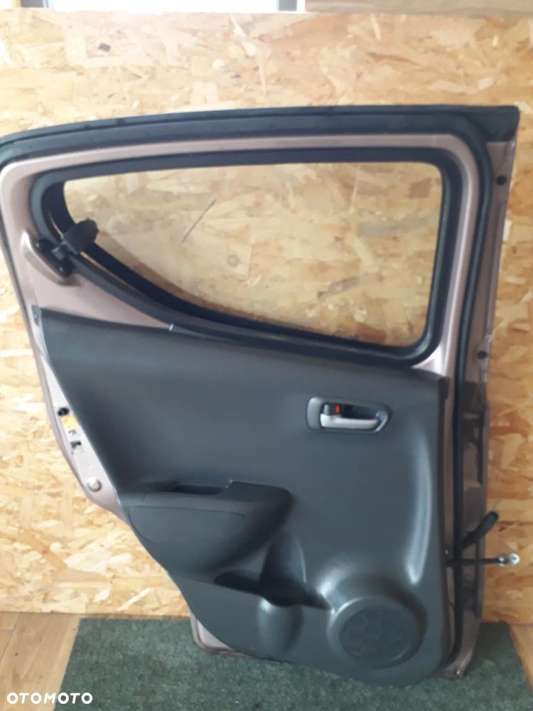 Drzwi Lewy Tył Suzuki Alto VI ZKV - 11