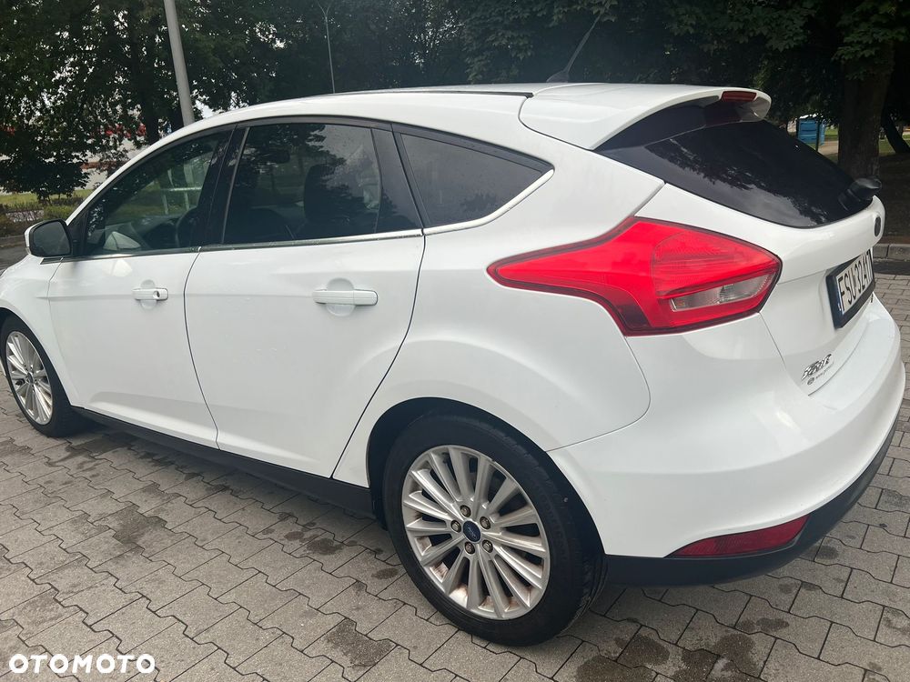 Ford Focus 1.5 EcoBoost Titanium ASS - 4