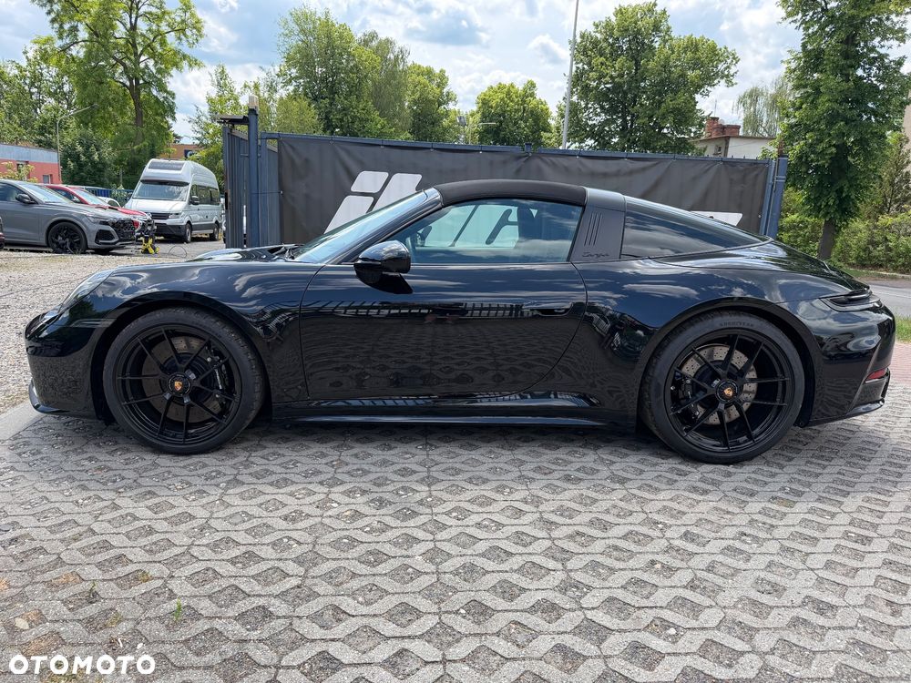 Porsche 911 Targa 4 GTS PDK - 12